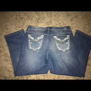 Code Bleu Denim Capris - Andrea